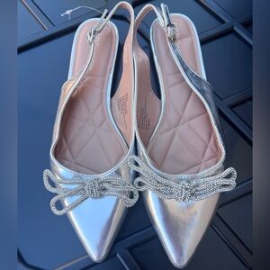 BCBGeneration Silver Pointed-Toe Slingback Mule Flats with Beaded Bow SIZE 8